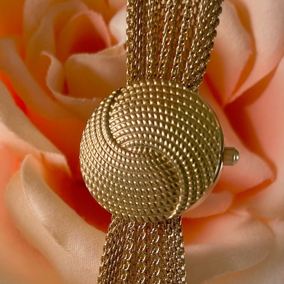 Relic Accessories - Lovely Vintage Relic Peek-a-Boo Flip Top Bracelet Watch
